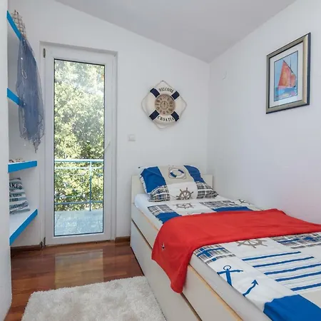 Villa Martina - *